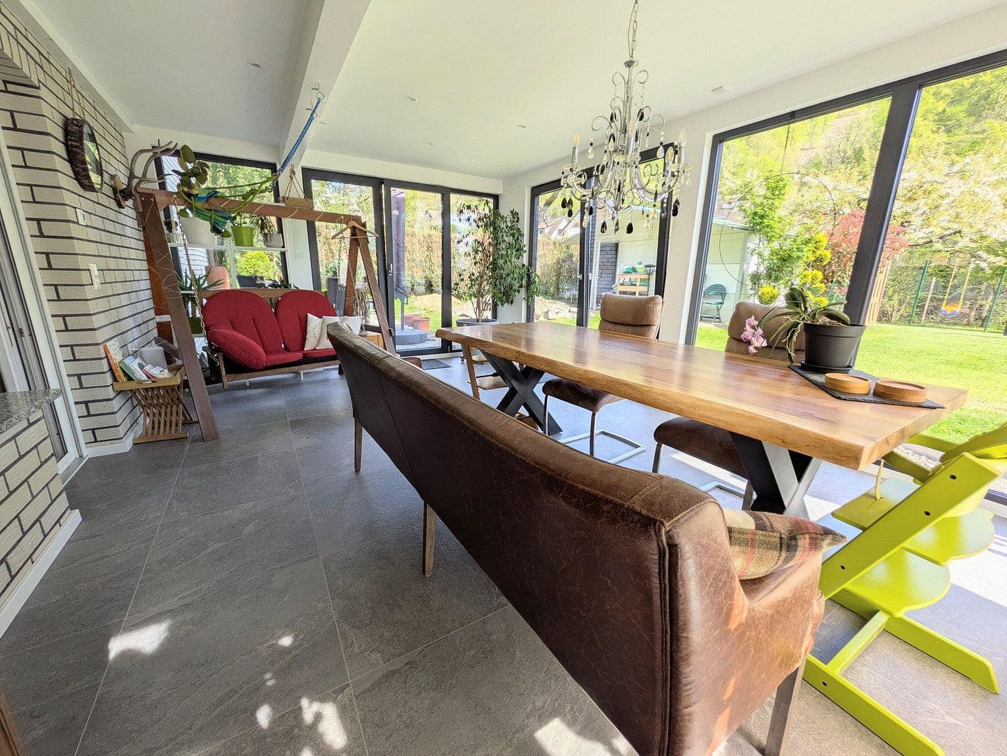 Prodej domu 299 m², pozemek 1.077 m², Gummersbach, Severní Porýní-Vestfálsko Prodej domu 299 m², pozemek 1.077 m², Gummersbach, Severní Porýní-Vestfálsko