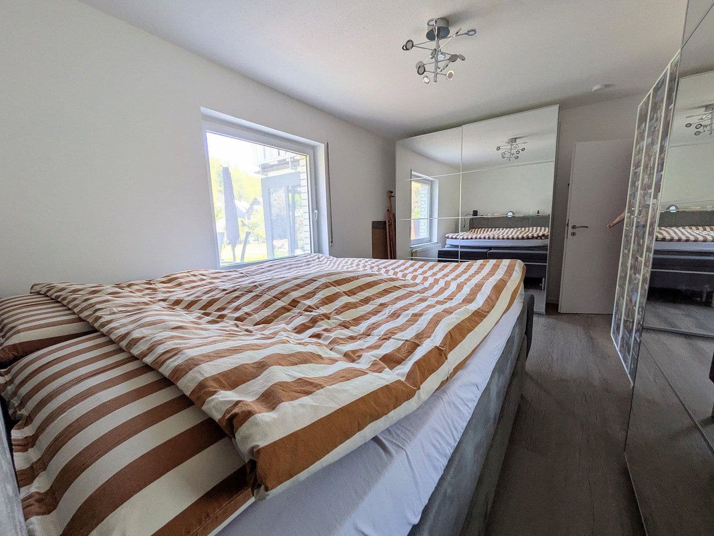 Prodej domu 299 m², pozemek 1.077 m², Gummersbach, Severní Porýní-Vestfálsko Prodej domu 299 m², pozemek 1.077 m², Gummersbach, Severní Porýní-Vestfálsko