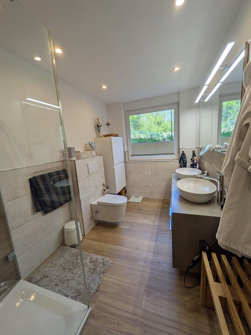 Prodej domu 299 m², pozemek 1.077 m², Gummersbach, Severní Porýní-Vestfálsko Prodej domu 299 m², pozemek 1.077 m², Gummersbach, Severní Porýní-Vestfálsko