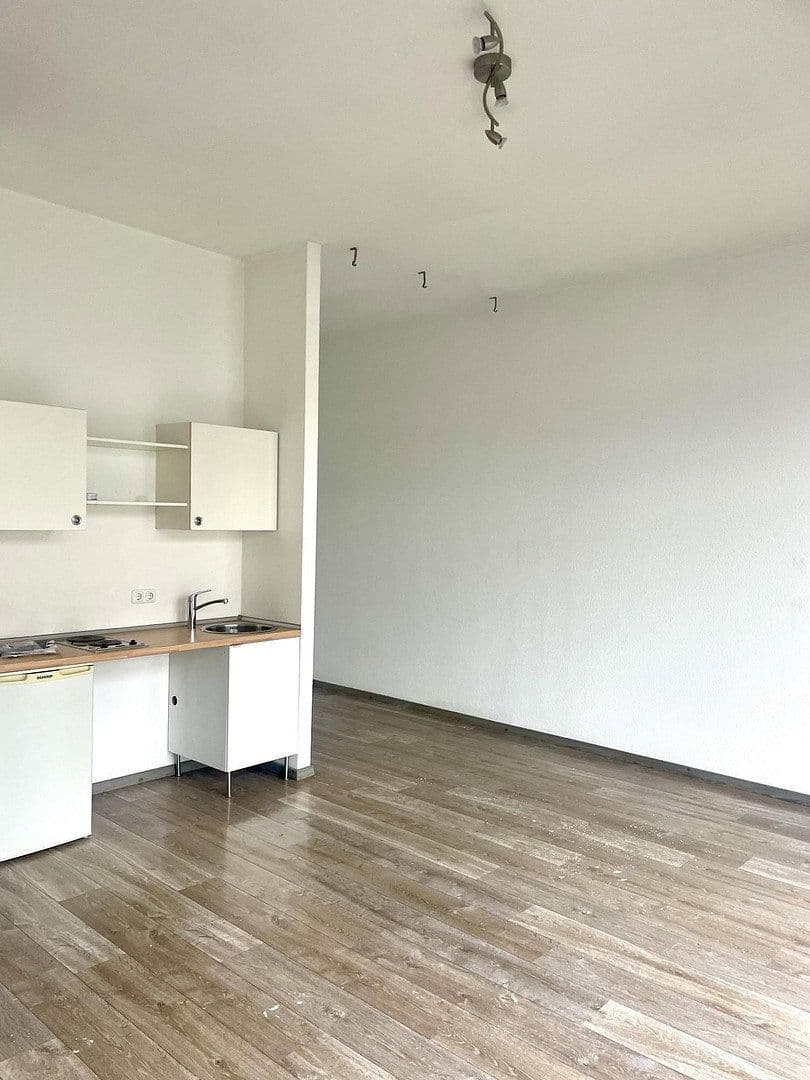 Pronájem bytu 1+1 34 m², Heinrich-Hoerle-Straße X, Hürth, Severní Porýní-Vestfálsko Pronájem bytu 1+1 34 m², Heinrich-Hoerle-Straße X, Hürth, Severní Porýní-Vestfálsko