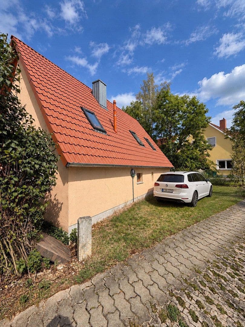 Prodej domu 115 m², pozemek 180 m², Bergstraße 22, Geslau, Bavorsko Prodej domu 115 m², pozemek 180 m², Bergstraße 22, Geslau, Bavorsko