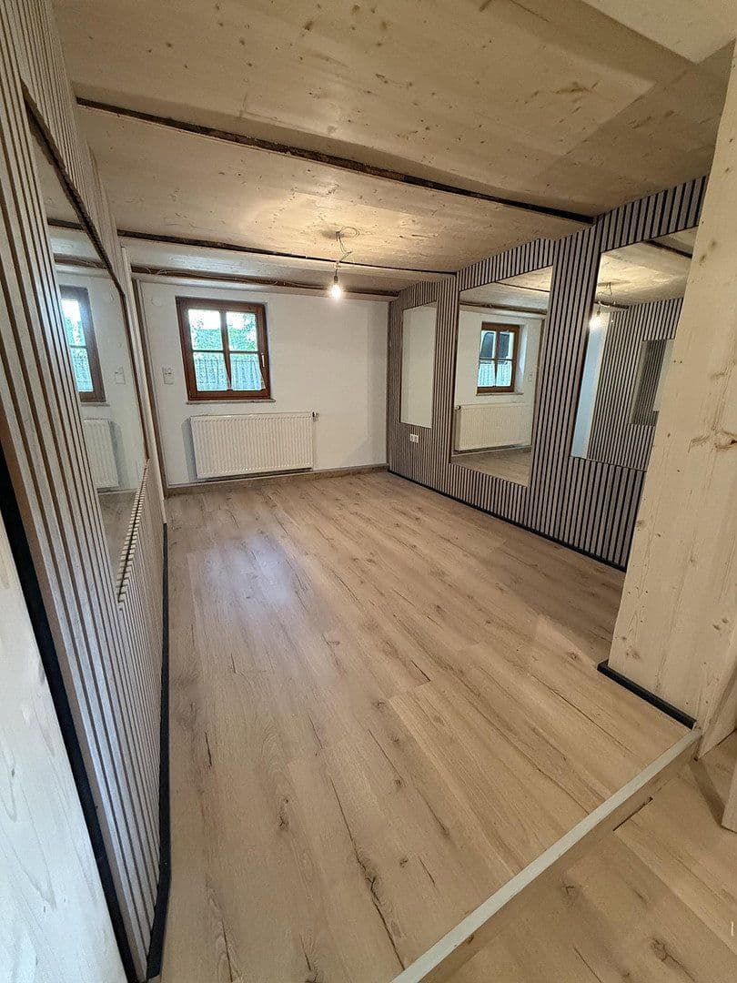 Prodej domu 115 m², pozemek 180 m², Bergstraße 22, Geslau, Bavorsko Prodej domu 115 m², pozemek 180 m², Bergstraße 22, Geslau, Bavorsko