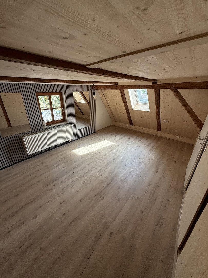 Prodej domu 115 m², pozemek 180 m², Bergstraße 22, Geslau, Bavorsko Prodej domu 115 m², pozemek 180 m², Bergstraße 22, Geslau, Bavorsko