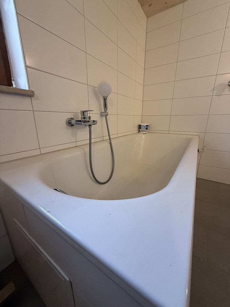 Prodej domu 115 m², pozemek 180 m², Bergstraße 22, Geslau, Bavorsko Prodej domu 115 m², pozemek 180 m², Bergstraße 22, Geslau, Bavorsko