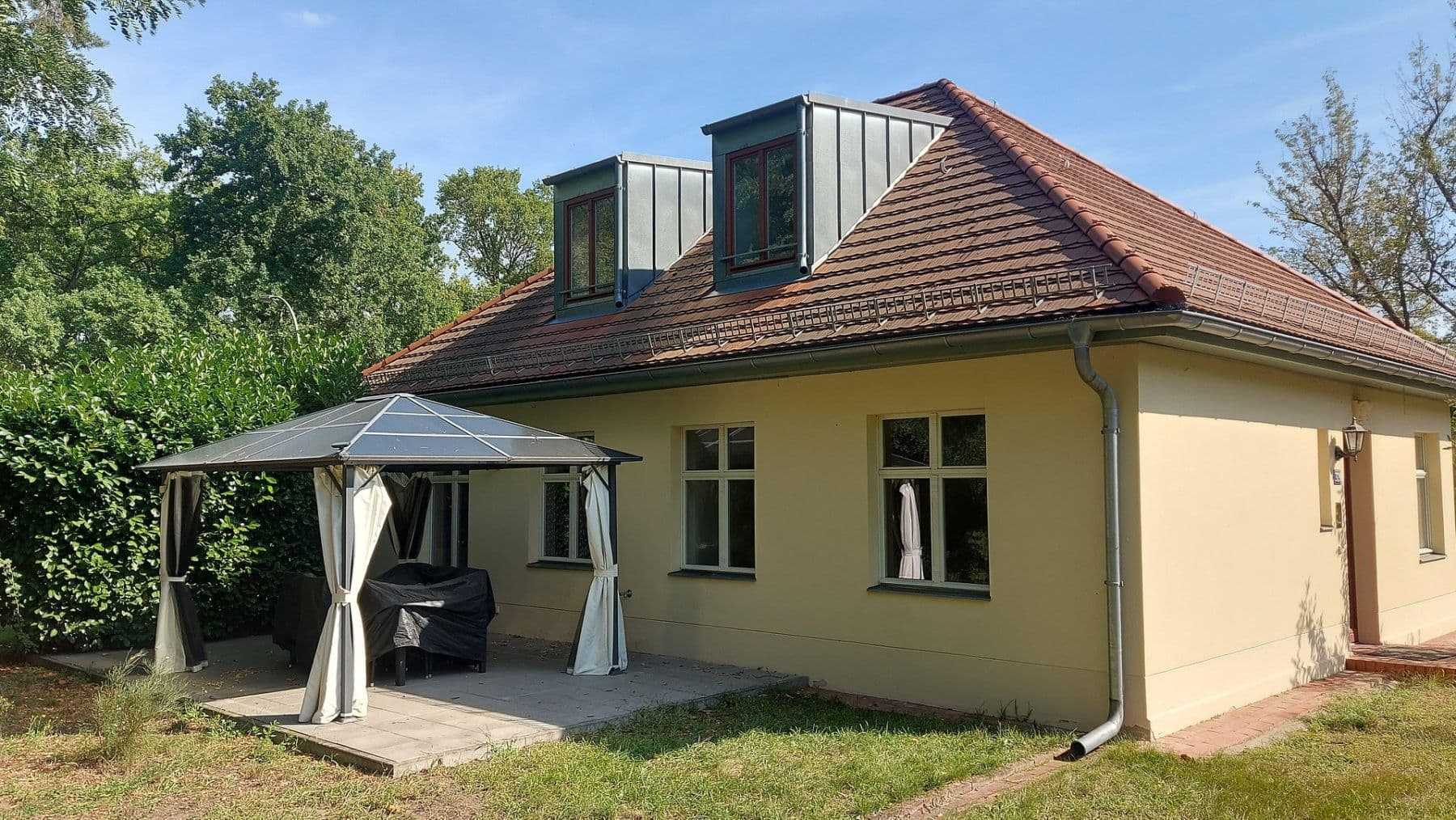 Prodej domu 121 m², pozemek 937 m², Potsdam, Braniborsko Prodej domu 121 m², pozemek 937 m², Potsdam, Braniborsko