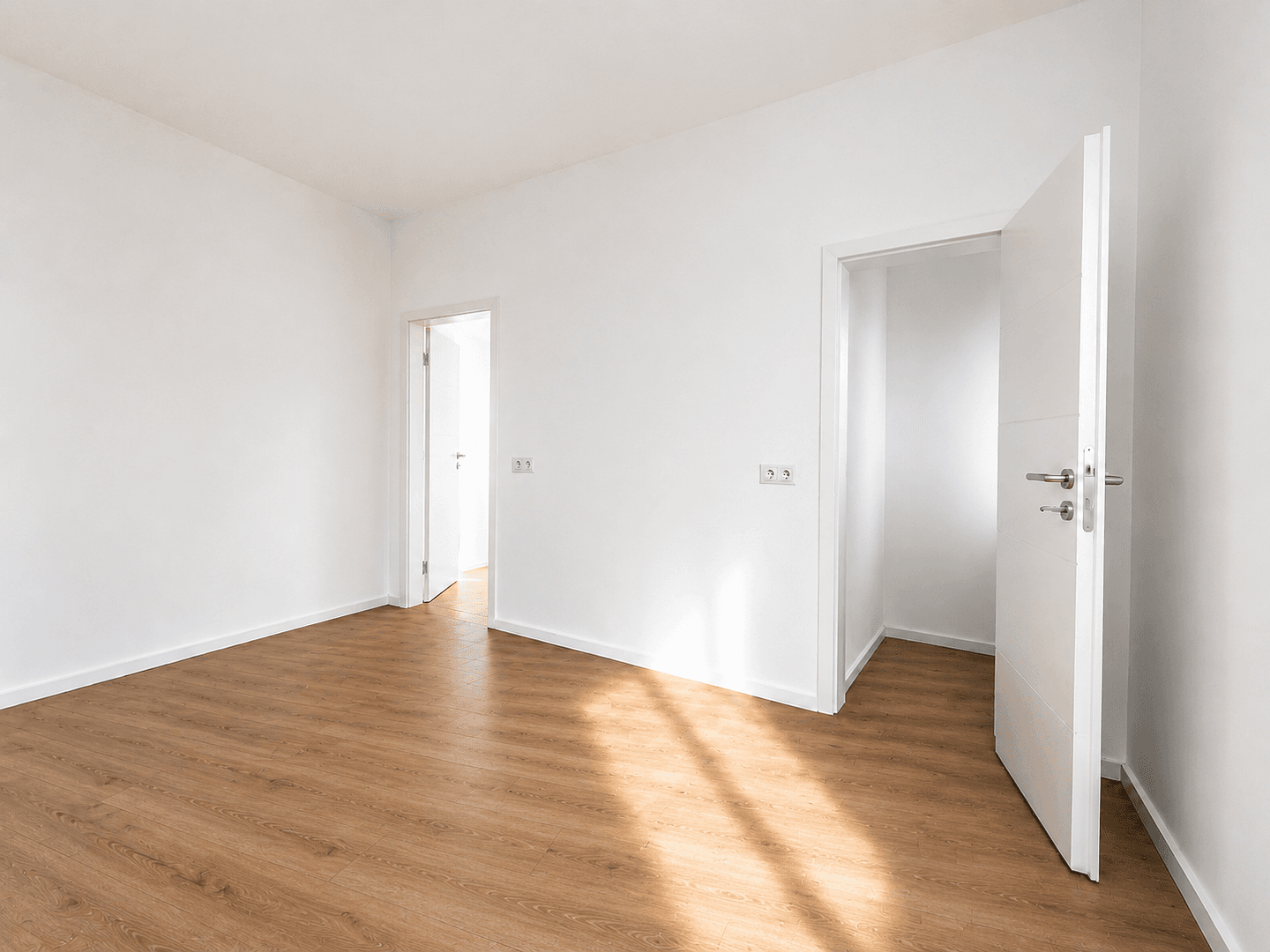 Pronájem bytu 2+1 59 m², Röpziger Straße 6, Halle (Saale), Sasko-Anhaltsko Pronájem bytu 2+1 59 m², Röpziger Straße 6, Halle (Saale), Sasko-Anhaltsko