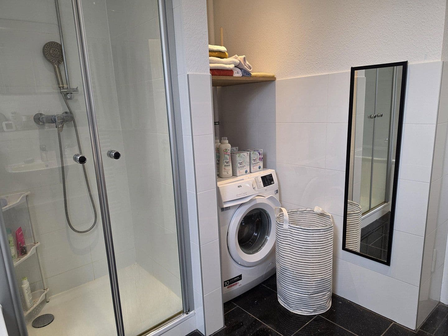 Pronájem bytu 4+1 104 m², Weierstraße 12a, Siegburg, Severní Porýní-Vestfálsko Pronájem bytu 4+1 104 m², Weierstraße 12a, Siegburg, Severní Porýní-Vestfálsko