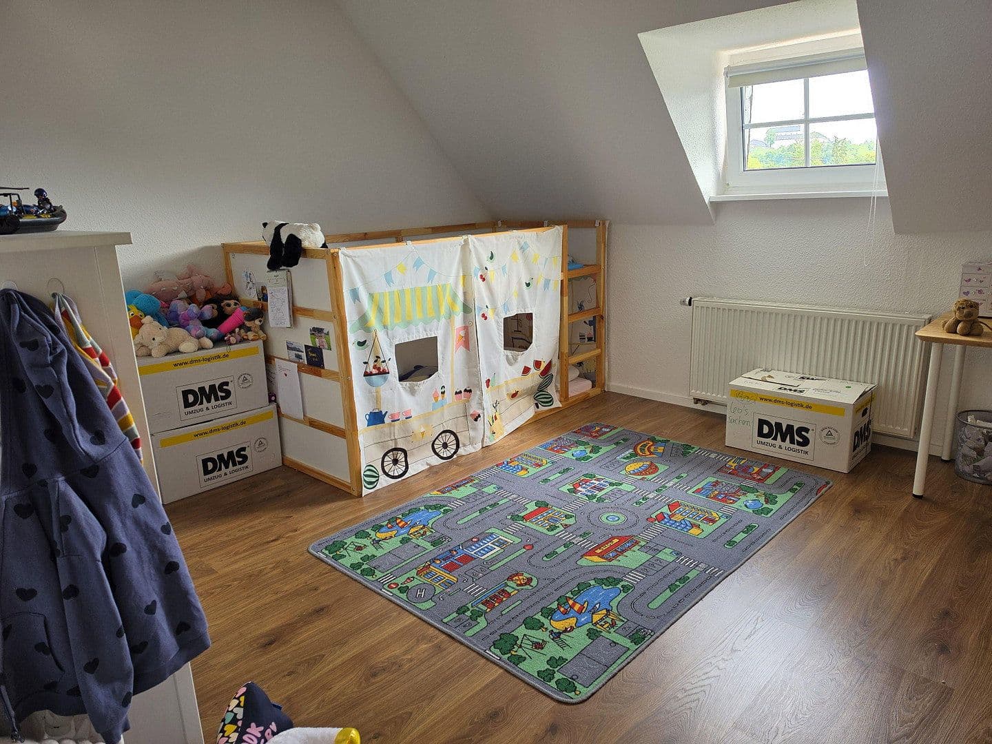 Pronájem bytu 4+1 104 m², Weierstraße 12a, Siegburg, Severní Porýní-Vestfálsko Pronájem bytu 4+1 104 m², Weierstraße 12a, Siegburg, Severní Porýní-Vestfálsko