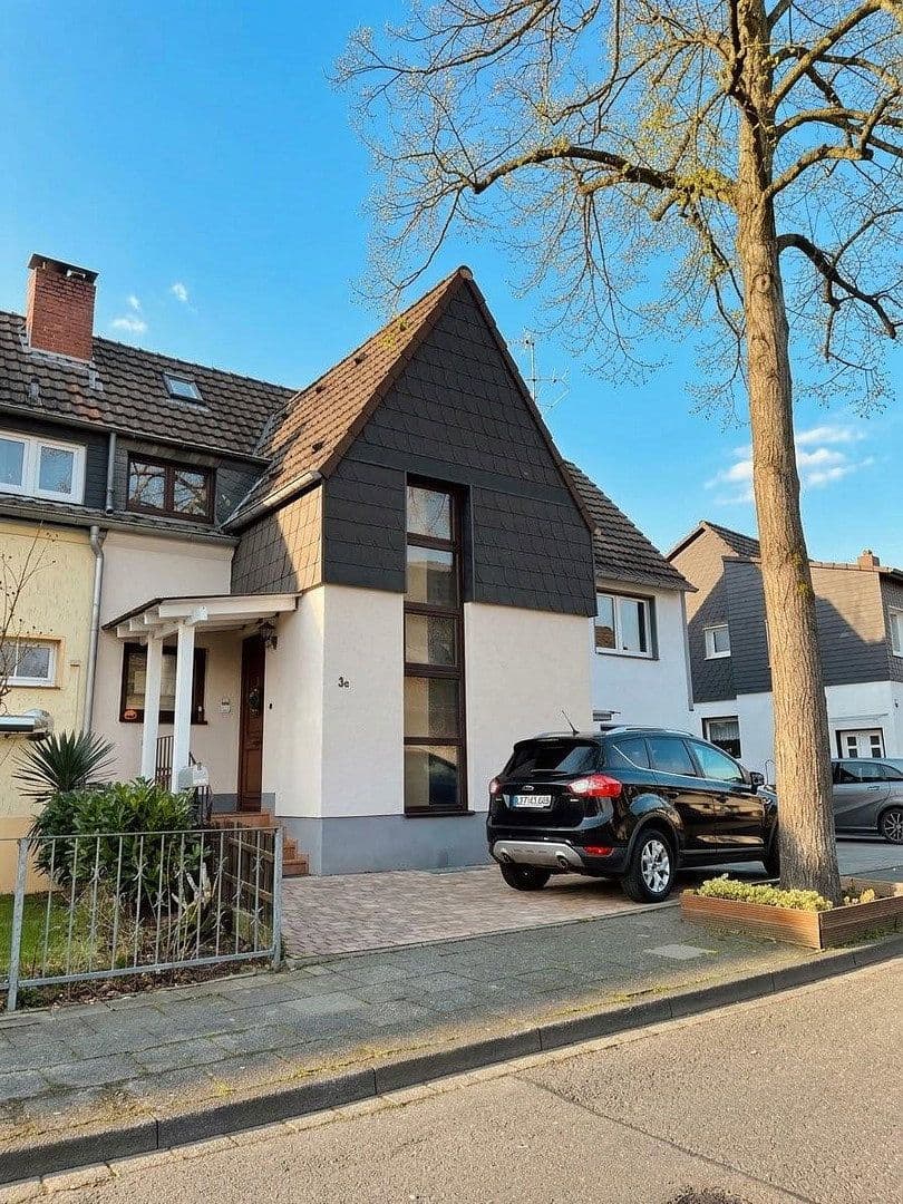 Prodej domu 98 m², pozemek 230 m², Lingenfeld 3a, Leverkusen, Severní Porýní-Vestfálsko Prodej domu 98 m², pozemek 230 m², Lingenfeld 3a, Leverkusen, Severní Porýní-Vestfálsko