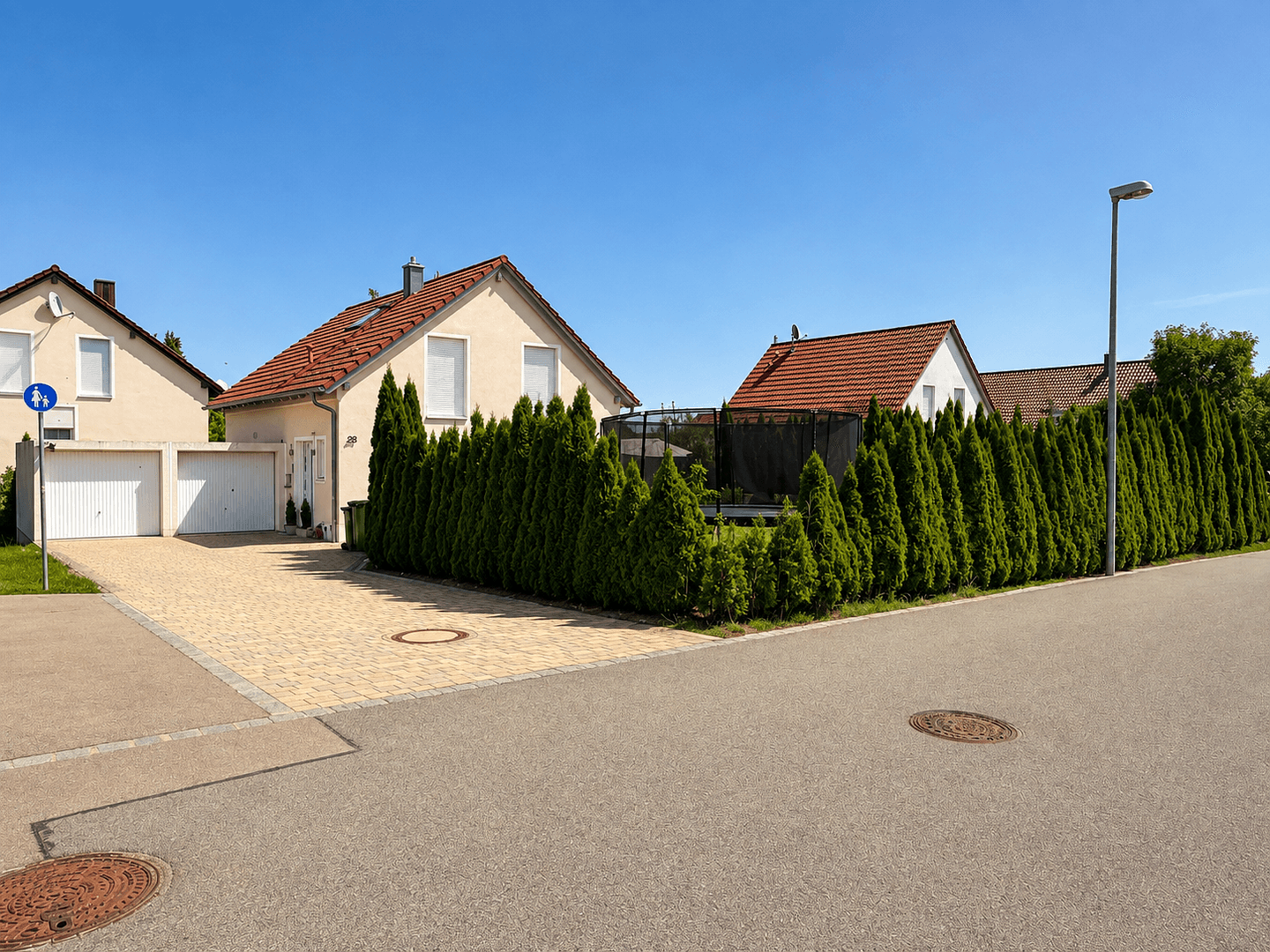 Prodej domu 168 m², pozemek 676 m², Glockenbecherring 28, Obertraubling, Bavorsko Prodej domu 168 m², pozemek 676 m², Glockenbecherring 28, Obertraubling, Bavorsko