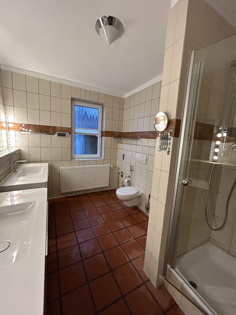 Prodej domu 385 m², pozemek 346 m², Tübingen, Bádensko-Württembersko Prodej domu 385 m², pozemek 346 m², Tübingen, Bádensko-Württembersko