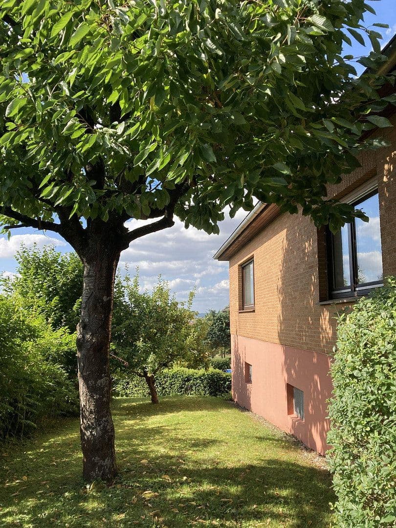 Prodej domu 128 m², pozemek 885 m², Northeim, Dolní Sasko Prodej domu 128 m², pozemek 885 m², Northeim, Dolní Sasko