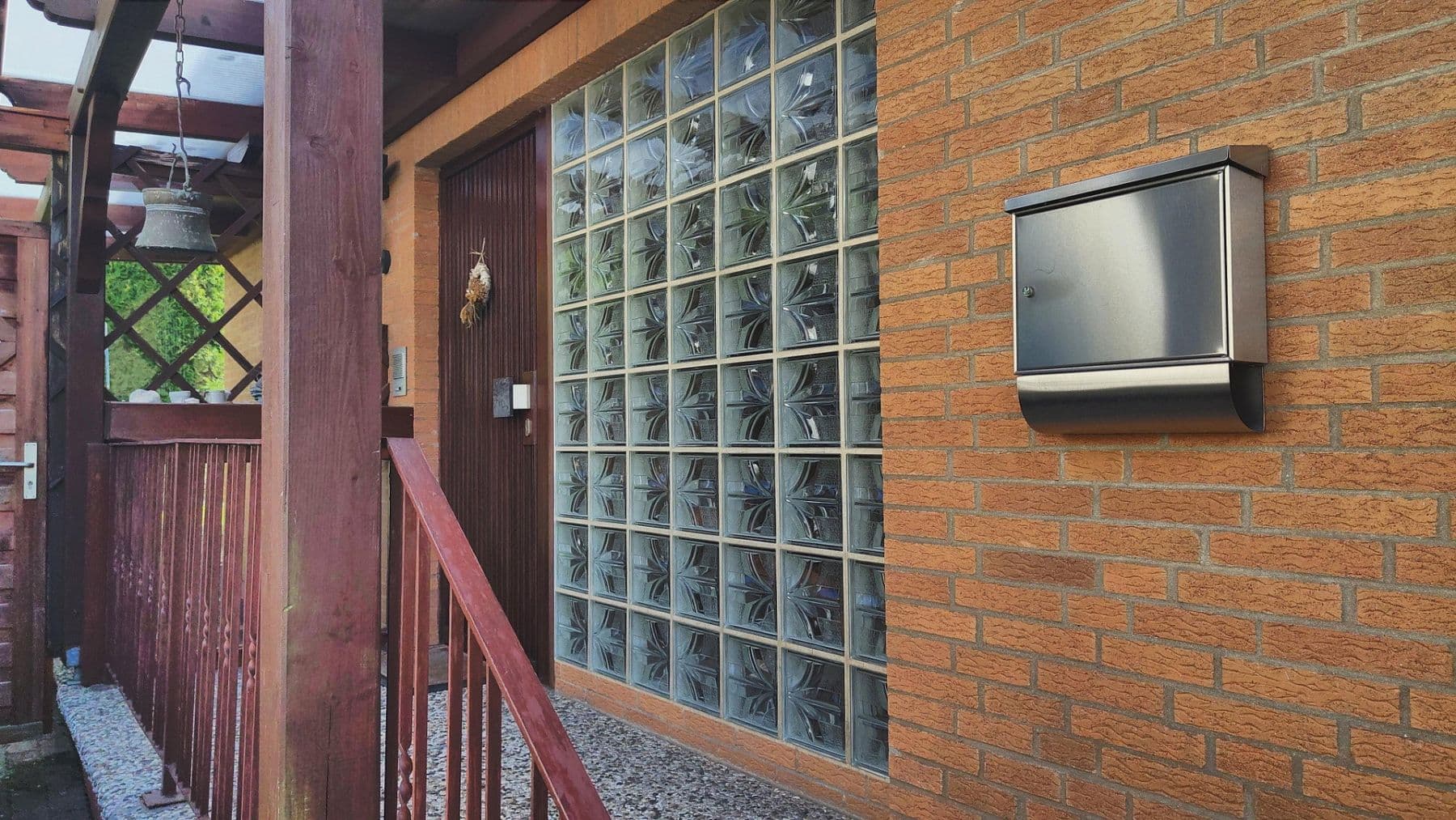 Prodej domu 128 m², pozemek 885 m², Northeim, Dolní Sasko Prodej domu 128 m², pozemek 885 m², Northeim, Dolní Sasko