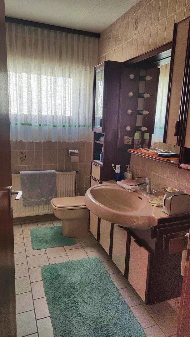 Prodej domu 128 m², pozemek 885 m², Northeim, Dolní Sasko Prodej domu 128 m², pozemek 885 m², Northeim, Dolní Sasko