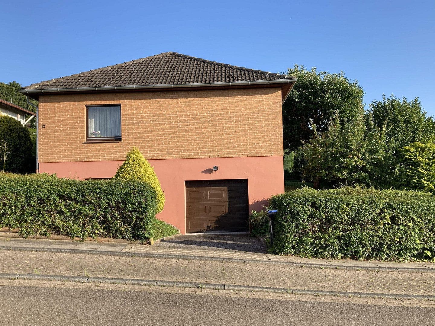 Prodej domu 128 m², pozemek 885 m², Northeim, Dolní Sasko Prodej domu 128 m², pozemek 885 m², Northeim, Dolní Sasko