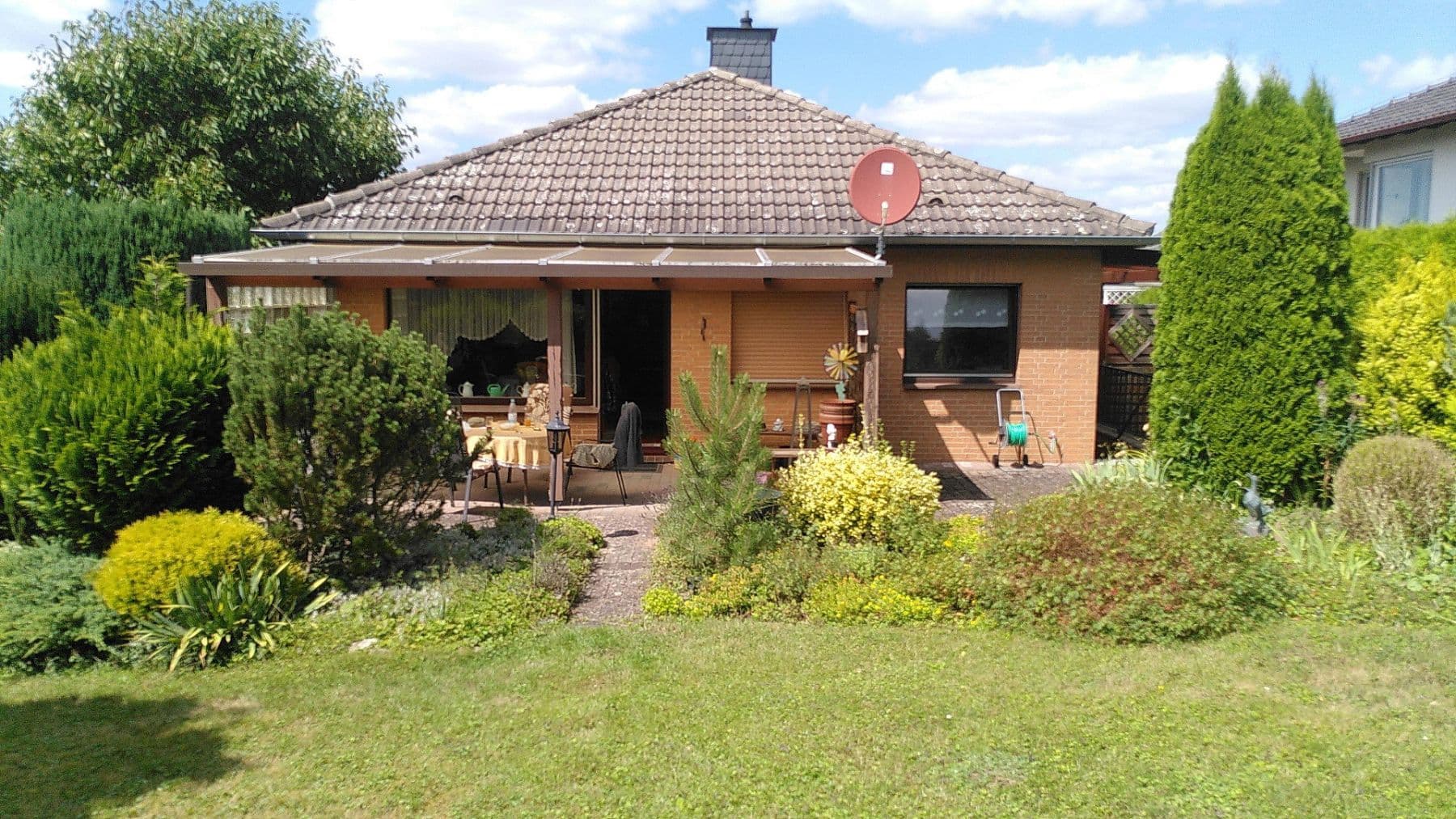 Prodej domu 128 m², pozemek 885 m², Northeim, Dolní Sasko Prodej domu 128 m², pozemek 885 m², Northeim, Dolní Sasko