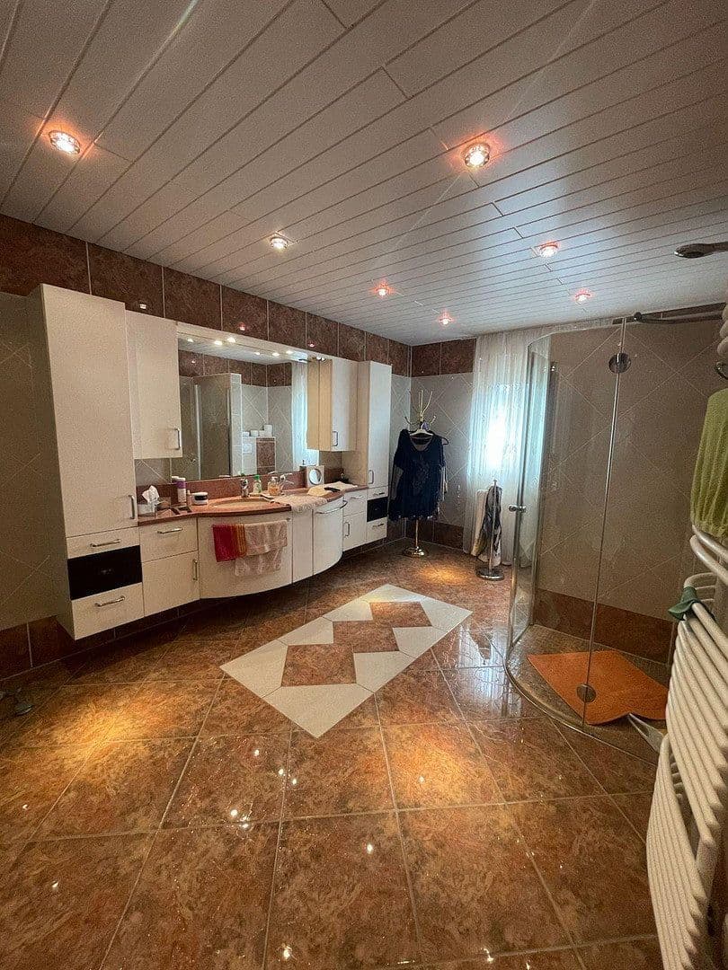 Prodej domu 380 m², pozemek 8.200 m², Kronawettersiedlung 7, Kapfenberg, Štýrsko Prodej domu 380 m², pozemek 8.200 m², Kronawettersiedlung 7, Kapfenberg, Štýrsko