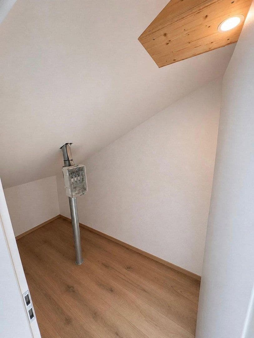 Prodej domu 260 m², pozemek 1.150 m², Tuttlingen, Bádensko-Württembersko Prodej domu 260 m², pozemek 1.150 m², Tuttlingen, Bádensko-Württembersko