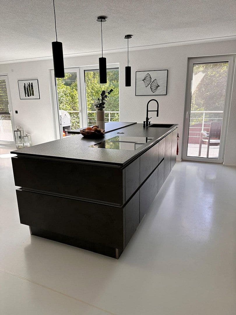 Prodej domu 260 m², pozemek 1.150 m², Tuttlingen, Bádensko-Württembersko Prodej domu 260 m², pozemek 1.150 m², Tuttlingen, Bádensko-Württembersko