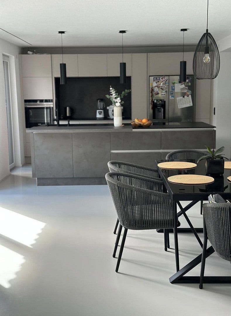 Prodej domu 260 m², pozemek 1.150 m², Tuttlingen, Bádensko-Württembersko Prodej domu 260 m², pozemek 1.150 m², Tuttlingen, Bádensko-Württembersko