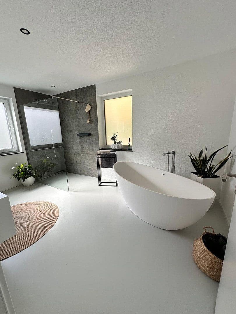 Prodej domu 260 m², pozemek 1.150 m², Tuttlingen, Bádensko-Württembersko Prodej domu 260 m², pozemek 1.150 m², Tuttlingen, Bádensko-Württembersko