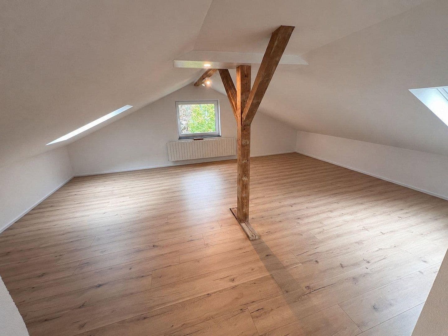 Prodej domu 260 m², pozemek 1.150 m², Tuttlingen, Bádensko-Württembersko Prodej domu 260 m², pozemek 1.150 m², Tuttlingen, Bádensko-Württembersko