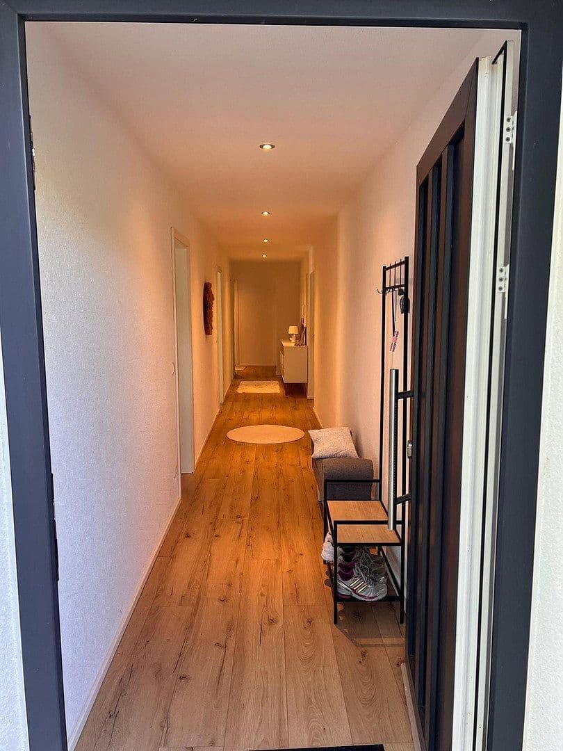 Prodej domu 260 m², pozemek 1.150 m², Tuttlingen, Bádensko-Württembersko Prodej domu 260 m², pozemek 1.150 m², Tuttlingen, Bádensko-Württembersko