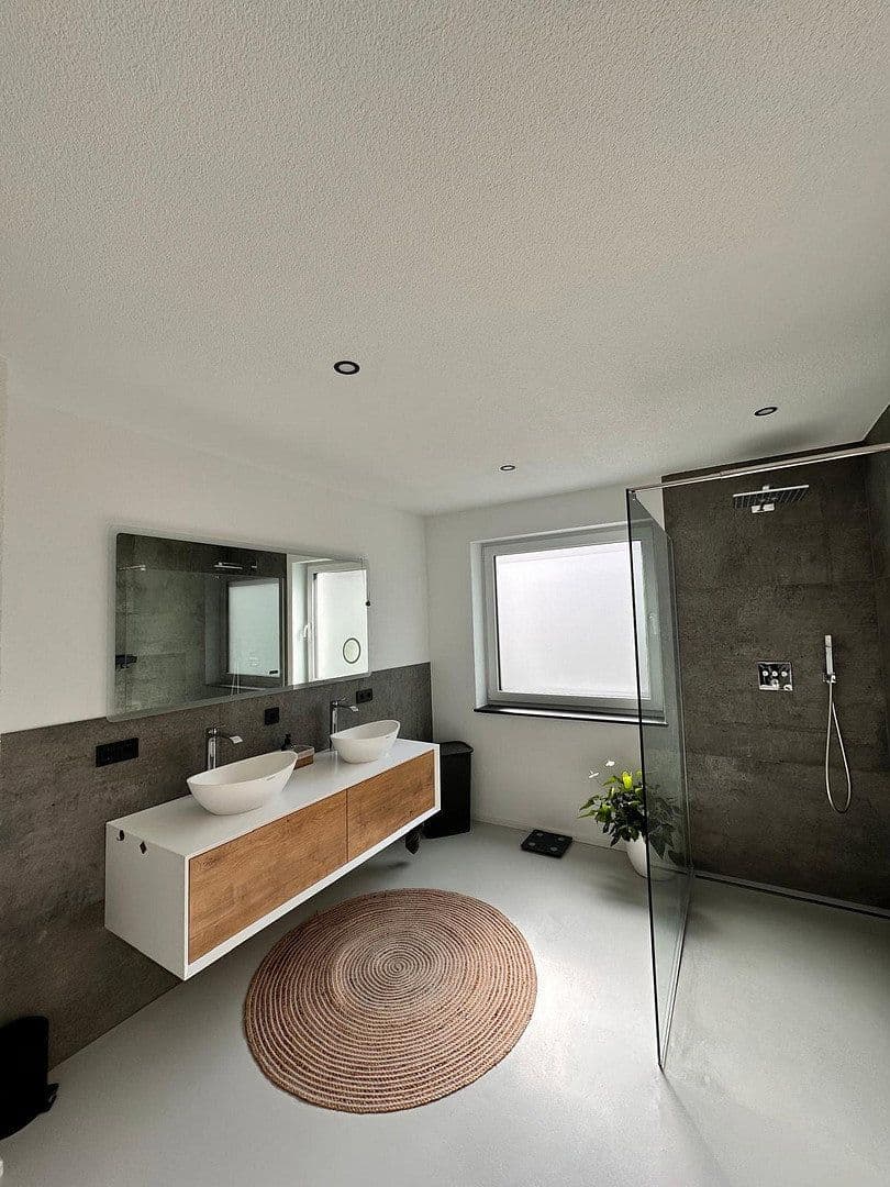 Prodej domu 260 m², pozemek 1.150 m², Tuttlingen, Bádensko-Württembersko Prodej domu 260 m², pozemek 1.150 m², Tuttlingen, Bádensko-Württembersko