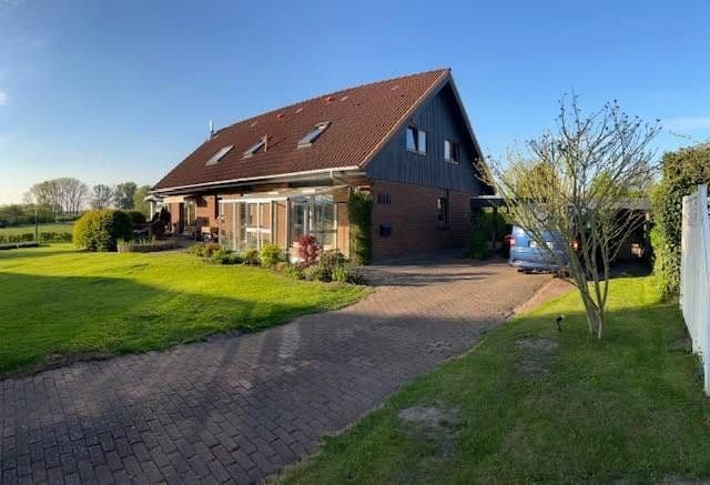 Prodej domu 180 m², pozemek 804 m², Dorfstraße 81b, Tangstedt, Šlesvicko-Holštýnsko Prodej domu 180 m², pozemek 804 m², Dorfstraße 81b, Tangstedt, Šlesvicko-Holštýnsko