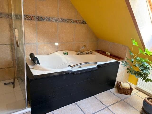Prodej domu 180 m², pozemek 804 m², Dorfstraße 81b, Tangstedt, Šlesvicko-Holštýnsko Prodej domu 180 m², pozemek 804 m², Dorfstraße 81b, Tangstedt, Šlesvicko-Holštýnsko
