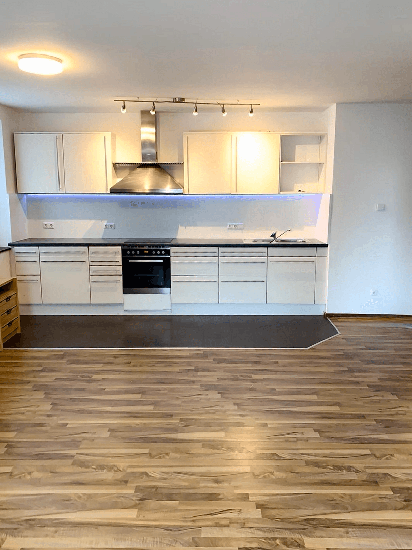 Prodej domu 480 m², pozemek 980 m², Salching, Bavorsko Prodej domu 480 m², pozemek 980 m², Salching, Bavorsko