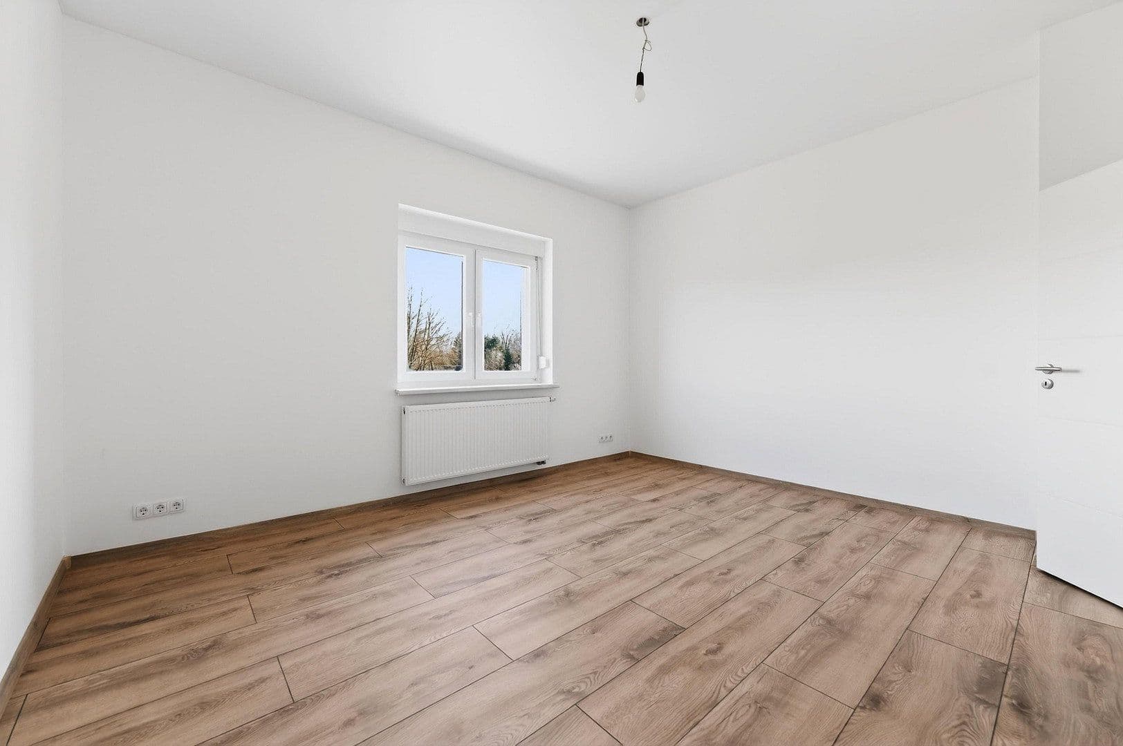 Pronájem domu 102 m², pozemek 171 m², Taucha, Sasko Pronájem domu 102 m², pozemek 171 m², Taucha, Sasko