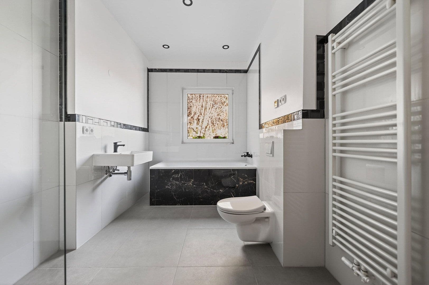 Pronájem domu 102 m², pozemek 171 m², Taucha, Sasko Pronájem domu 102 m², pozemek 171 m², Taucha, Sasko