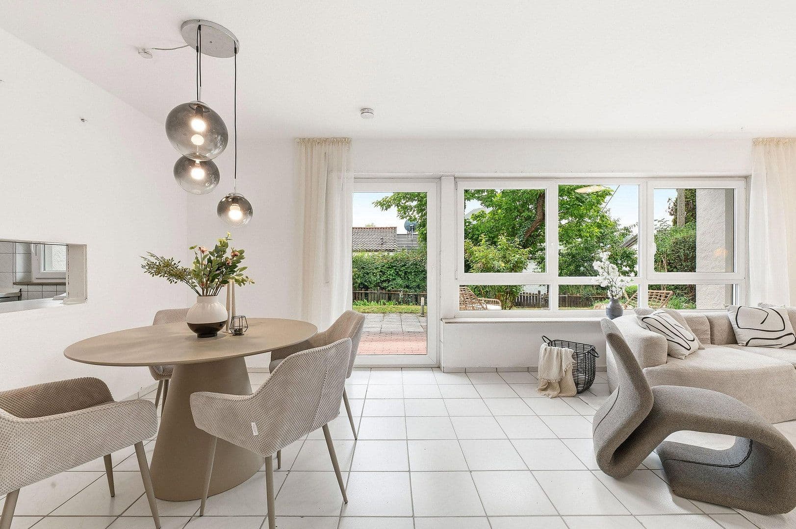 Prodej domu 109 m², pozemek 364 m², Spitzwiesenweg 8, Eningen unter Achalm, Bádensko-Württembersko Prodej domu 109 m², pozemek 364 m², Spitzwiesenweg 8, Eningen unter Achalm, Bádensko-Württembersko