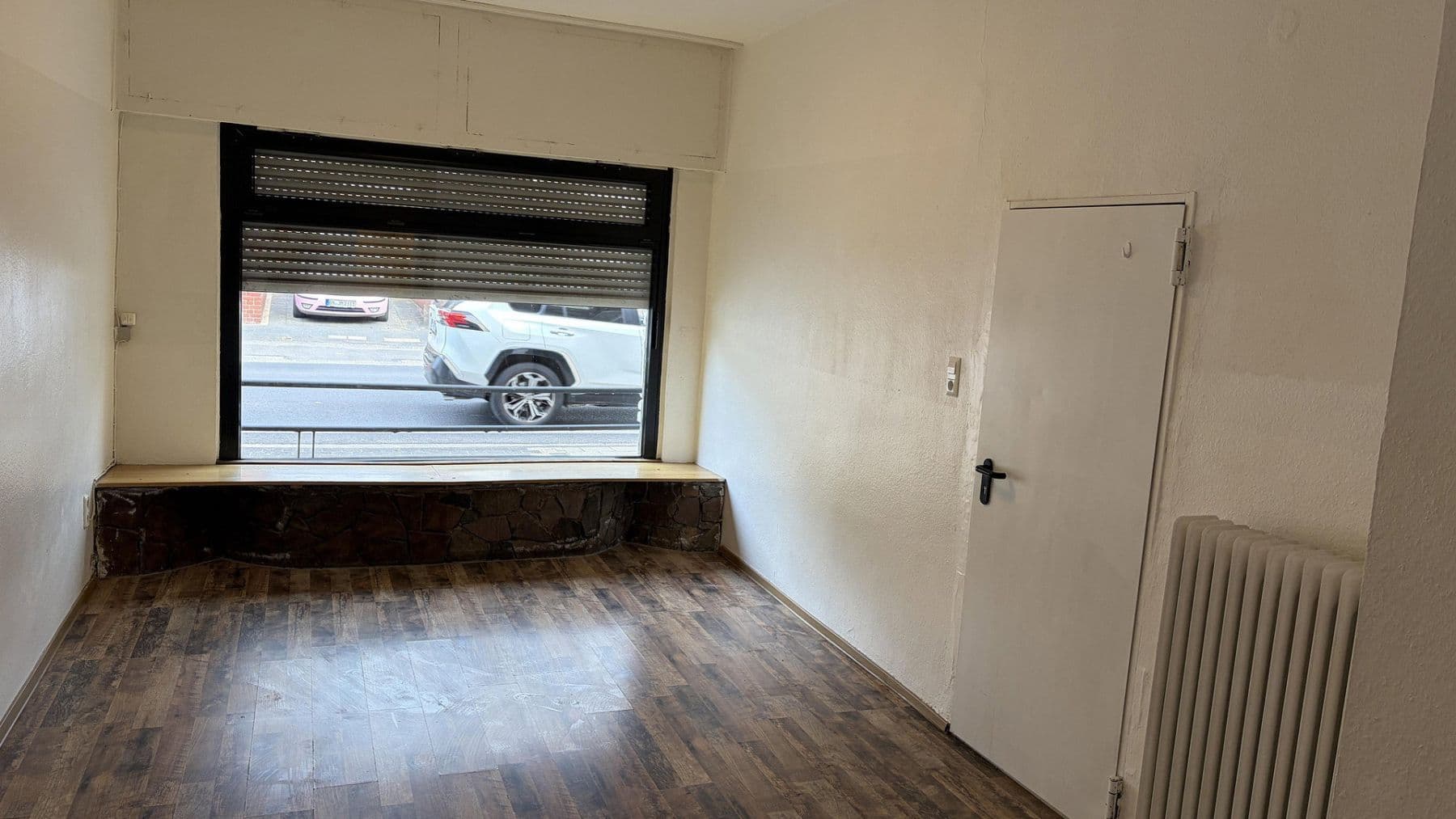 Prodej nebytového prostoru 950 m², Bergheim, Severní Porýní-Vestfálsko Prodej nebytového prostoru 950 m², Bergheim, Severní Porýní-Vestfálsko