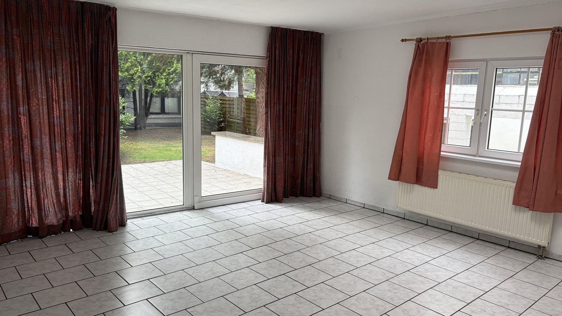 Prodej nebytového prostoru 950 m², Bergheim, Severní Porýní-Vestfálsko Prodej nebytového prostoru 950 m², Bergheim, Severní Porýní-Vestfálsko