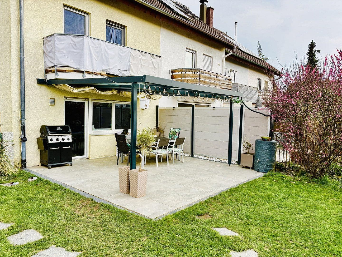Prodej domu 184 m², pozemek 423 m², St. Georg-Str.4A, Eschbach, Bádensko-Württembersko Prodej domu 184 m², pozemek 423 m², St. Georg-Str.4A, Eschbach, Bádensko-Württembersko