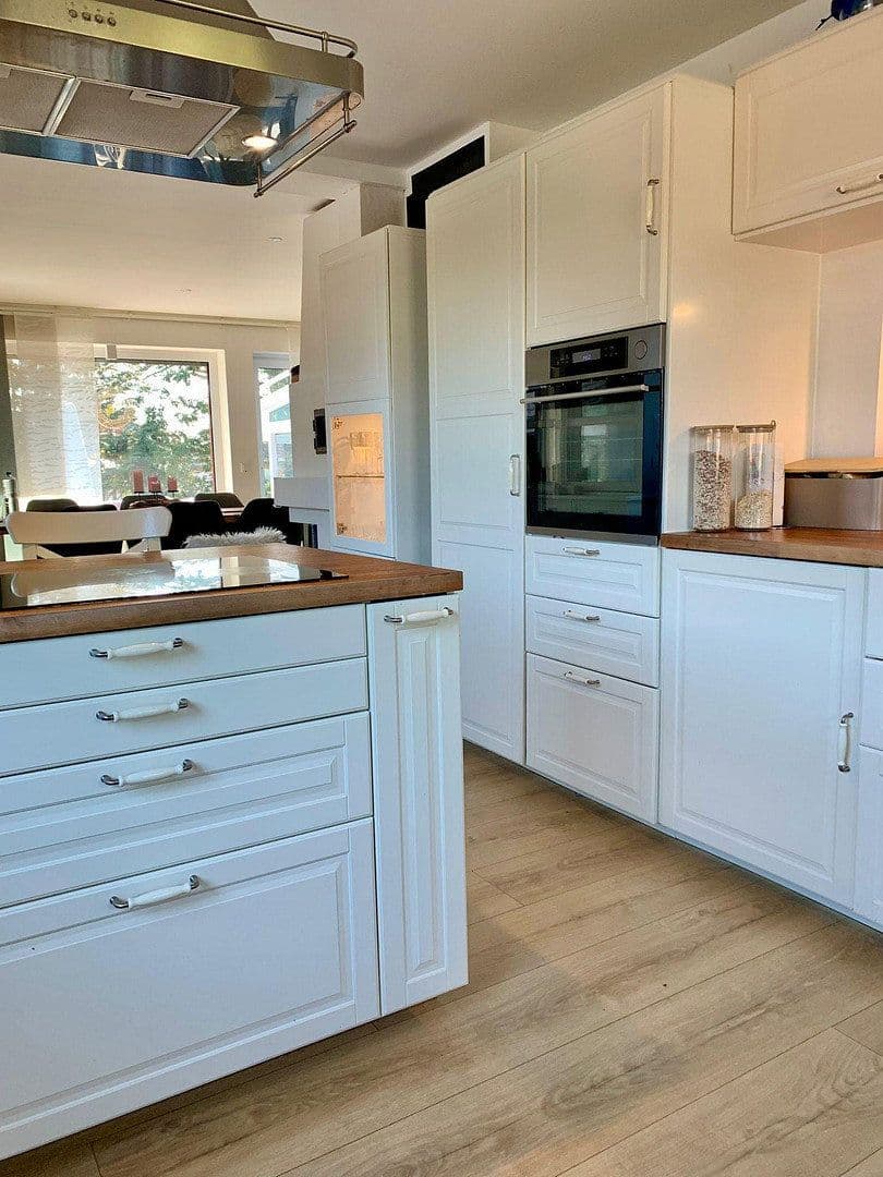 Prodej domu 165 m², pozemek 576 m², Garbsen, Dolní Sasko Prodej domu 165 m², pozemek 576 m², Garbsen, Dolní Sasko
