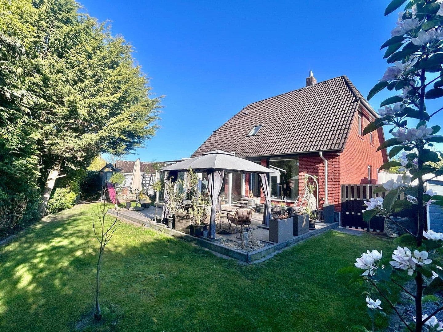 Prodej domu 165 m², pozemek 576 m², Garbsen, Dolní Sasko Prodej domu 165 m², pozemek 576 m², Garbsen, Dolní Sasko