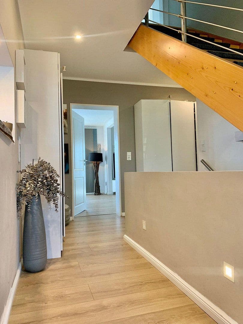 Prodej domu 165 m², pozemek 576 m², Garbsen, Dolní Sasko Prodej domu 165 m², pozemek 576 m², Garbsen, Dolní Sasko