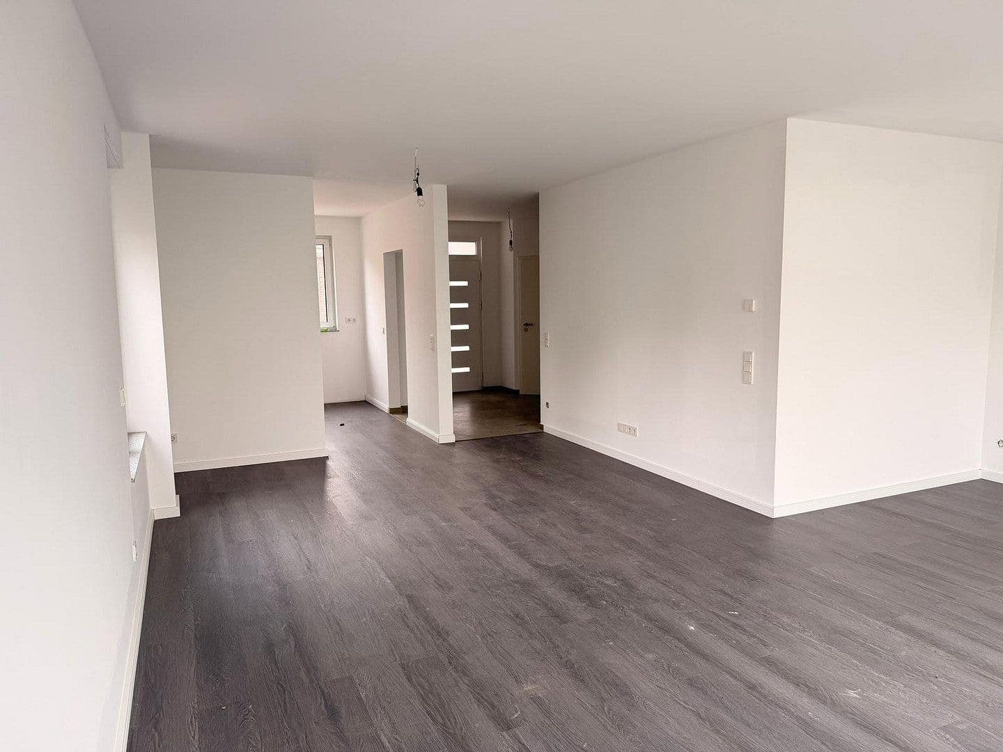 Prodej domu 155 m², pozemek 228 m², Römerstr. 41, Rommerskirchen, Severní Porýní-Vestfálsko Prodej domu 155 m², pozemek 228 m², Römerstr. 41, Rommerskirchen, Severní Porýní-Vestfálsko