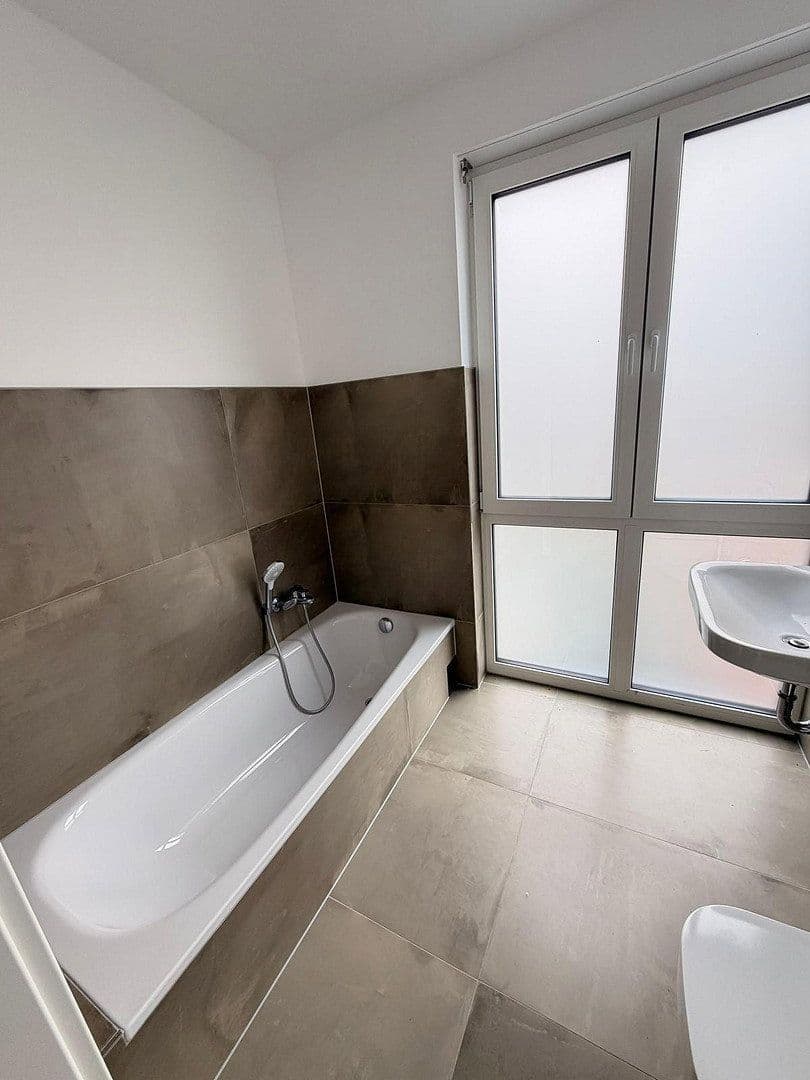 Prodej domu 155 m², pozemek 228 m², Römerstr. 41, Rommerskirchen, Severní Porýní-Vestfálsko Prodej domu 155 m², pozemek 228 m², Römerstr. 41, Rommerskirchen, Severní Porýní-Vestfálsko