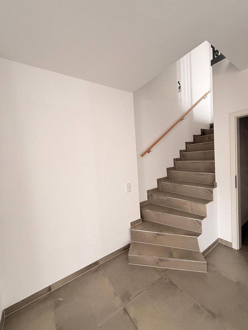 Prodej domu 155 m², pozemek 228 m², Römerstr. 41, Rommerskirchen, Severní Porýní-Vestfálsko Prodej domu 155 m², pozemek 228 m², Römerstr. 41, Rommerskirchen, Severní Porýní-Vestfálsko