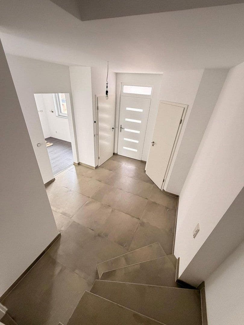 Prodej domu 155 m², pozemek 228 m², Römerstr. 41, Rommerskirchen, Severní Porýní-Vestfálsko Prodej domu 155 m², pozemek 228 m², Römerstr. 41, Rommerskirchen, Severní Porýní-Vestfálsko
