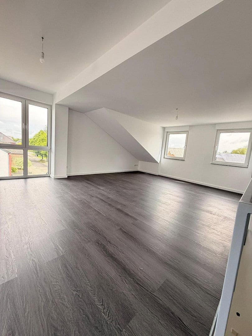 Prodej domu 155 m², pozemek 228 m², Römerstr. 41, Rommerskirchen, Severní Porýní-Vestfálsko Prodej domu 155 m², pozemek 228 m², Römerstr. 41, Rommerskirchen, Severní Porýní-Vestfálsko