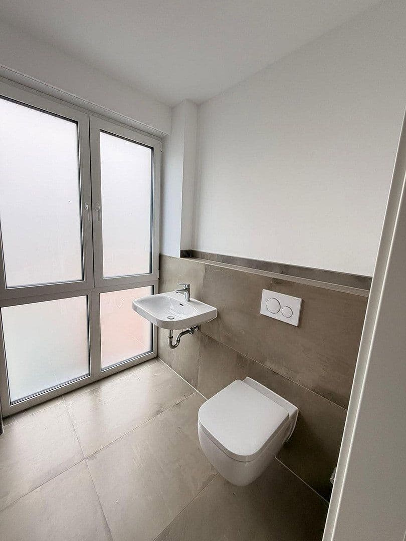 Prodej domu 155 m², pozemek 228 m², Römerstr. 41, Rommerskirchen, Severní Porýní-Vestfálsko Prodej domu 155 m², pozemek 228 m², Römerstr. 41, Rommerskirchen, Severní Porýní-Vestfálsko