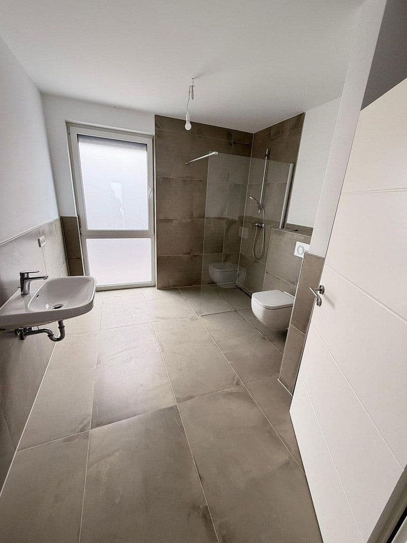 Prodej domu 155 m², pozemek 228 m², Römerstr. 41, Rommerskirchen, Severní Porýní-Vestfálsko Prodej domu 155 m², pozemek 228 m², Römerstr. 41, Rommerskirchen, Severní Porýní-Vestfálsko