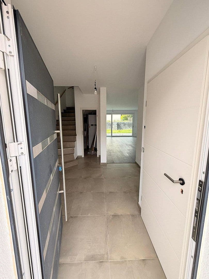 Prodej domu 155 m², pozemek 228 m², Römerstr. 41, Rommerskirchen, Severní Porýní-Vestfálsko Prodej domu 155 m², pozemek 228 m², Römerstr. 41, Rommerskirchen, Severní Porýní-Vestfálsko