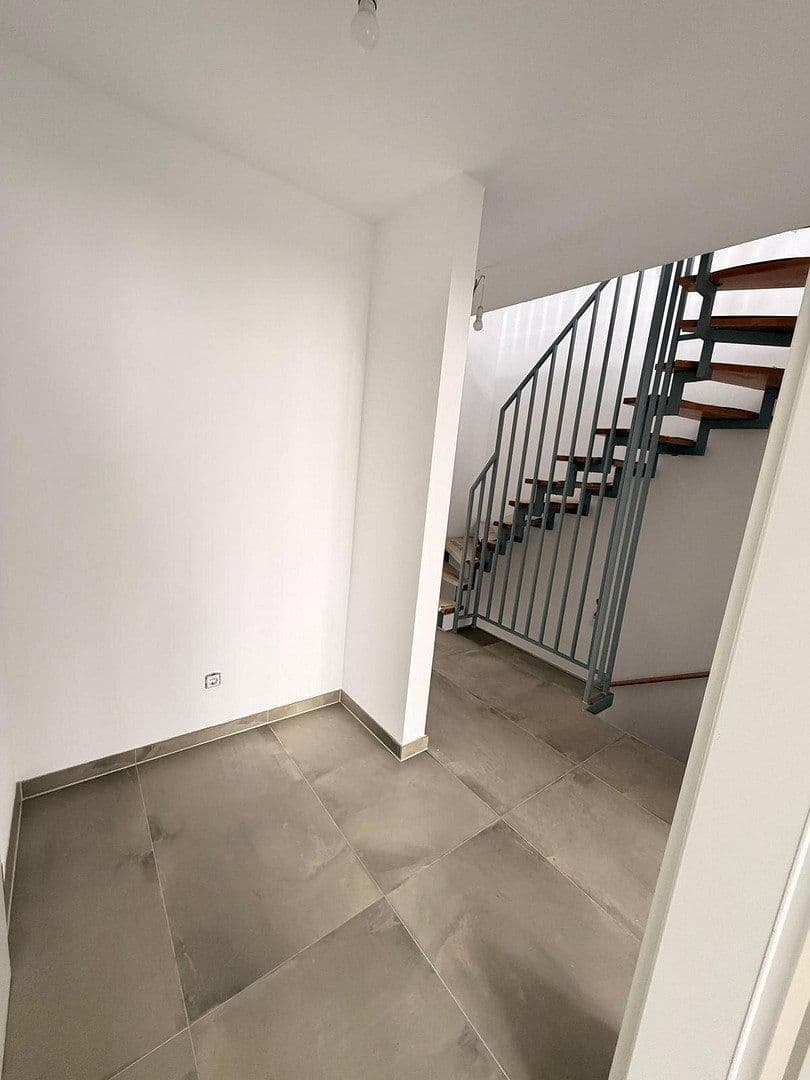 Prodej domu 155 m², pozemek 228 m², Römerstr. 41, Rommerskirchen, Severní Porýní-Vestfálsko Prodej domu 155 m², pozemek 228 m², Römerstr. 41, Rommerskirchen, Severní Porýní-Vestfálsko
