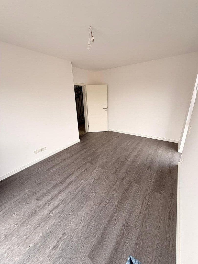 Prodej domu 155 m², pozemek 228 m², Römerstr. 41, Rommerskirchen, Severní Porýní-Vestfálsko Prodej domu 155 m², pozemek 228 m², Römerstr. 41, Rommerskirchen, Severní Porýní-Vestfálsko